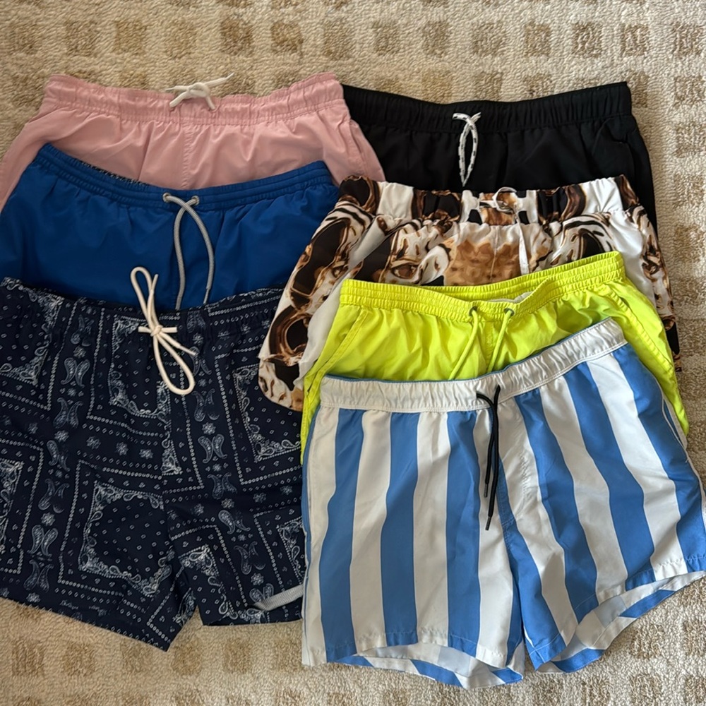 LOT OF 7 Men's Swim Trunks - Size Medium